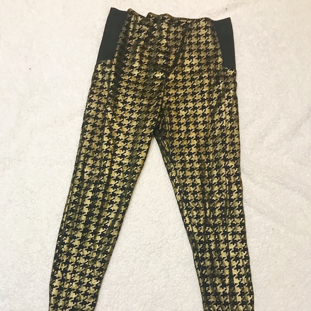 Gold and black leggings